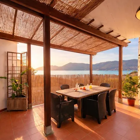 アパート Il Teatro Sul Mare, Terrazza Panoramica, Barbecue E Cinema Tra Lerici E Cinque Terre ラ・スペツィア